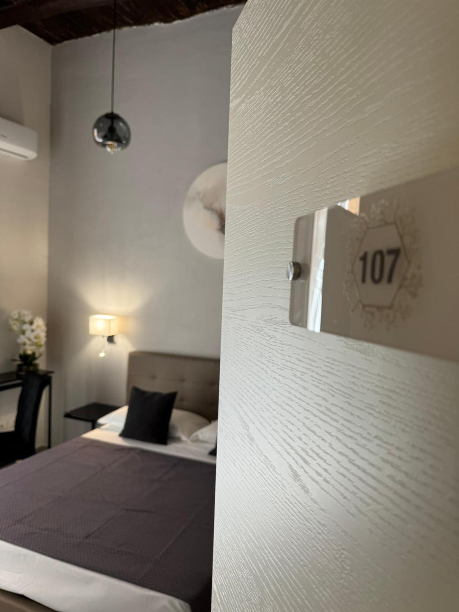 Couette-café Miluar Relais - Donnaregina Naples